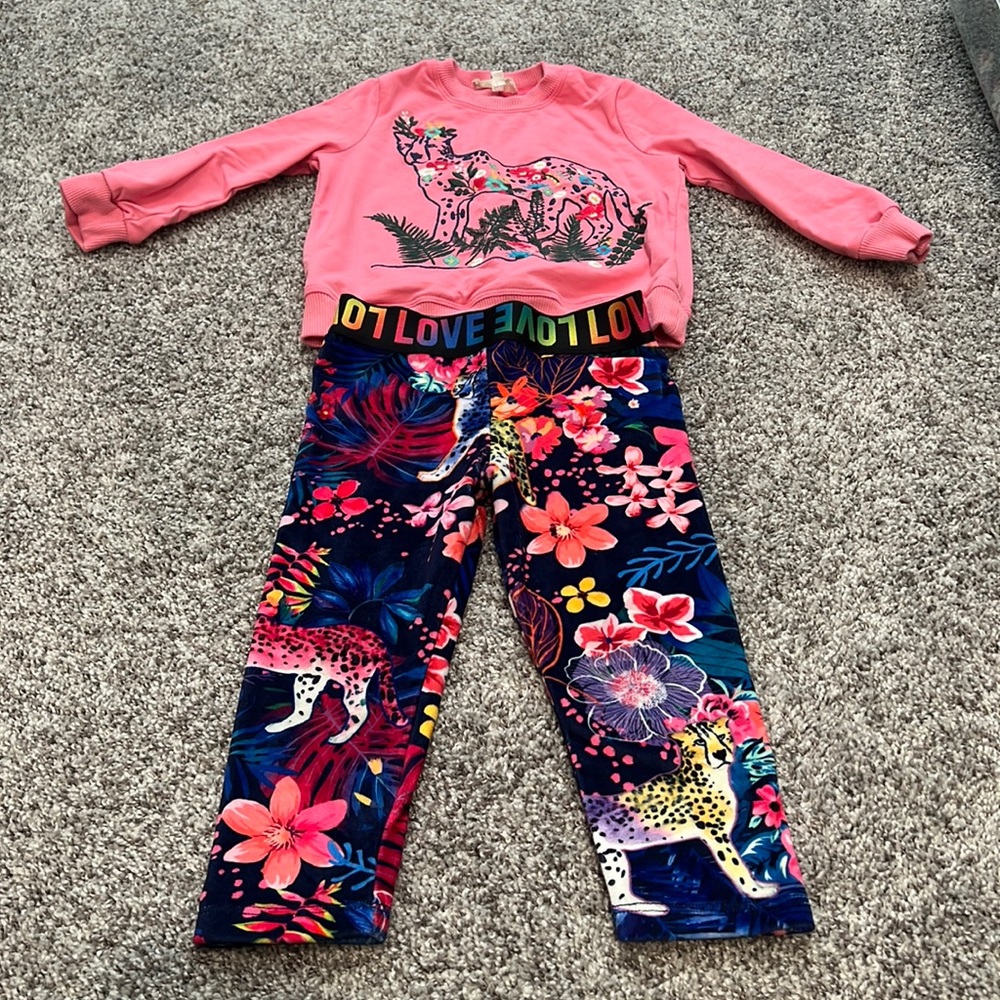 EUC Baby Sara Sweatsuit Sz 3